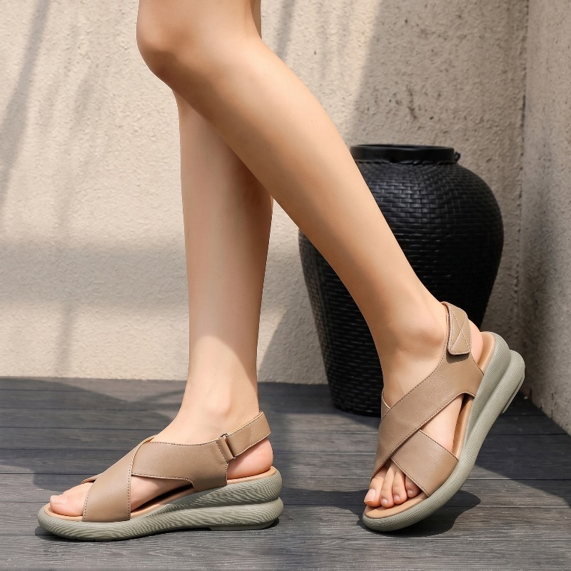 Klasyczne damskie buty, luksus – Leather Classic Strap recenzja i cena